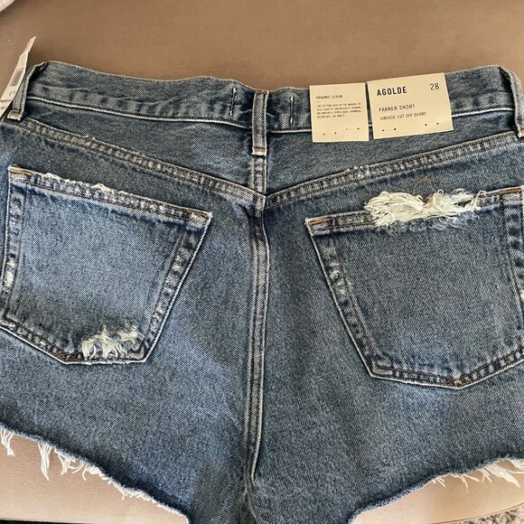 AGOLDE 28 NWT Parker Denim Vintage Cut Off Shorts in Grudge - Picture 3 of 3